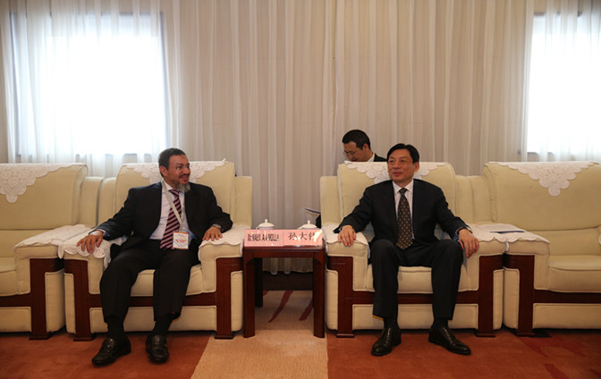 孙大伟会见海湾阿拉伯国家合作委员会标准化组织秘书长莫拉